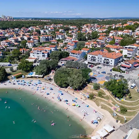 Apartment Gea Pjescana Uvala